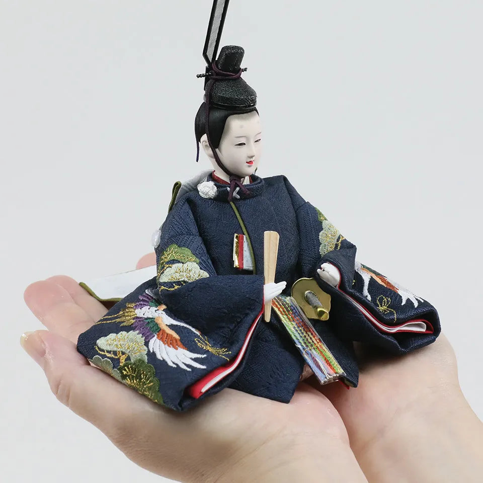 鶴の紺紅 【陽だまり飾台・梅かすみ屏風】