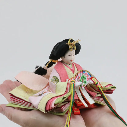 鶴の白【わのか収納飾台・梅かすみ屏風】