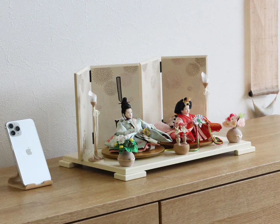 小うさぎ　【小春日飾台・花萌屏風】